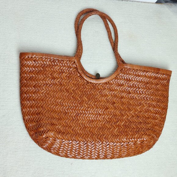 Dragon Diffusion Woven Leather Shoulder Bag | Large & Spacious - Picture 4 of 12